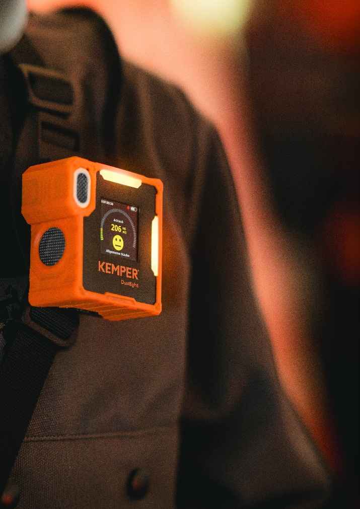 Monitorowanie dymu spawalniczego przy spawaczu - KEMPER Dustlight w praktyce